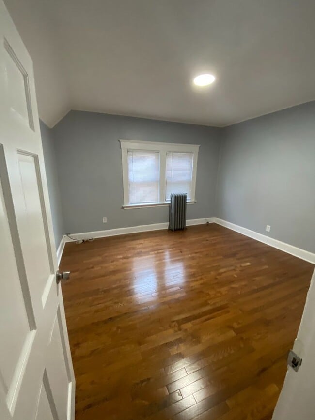 Building Photo - 363 Sherman Ave