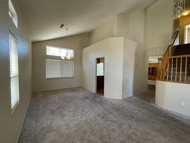 Building Photo - Large Two Story Home with Bonus Room, Cove...