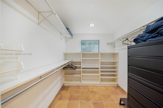 Building Photo - 278 S Island Rd