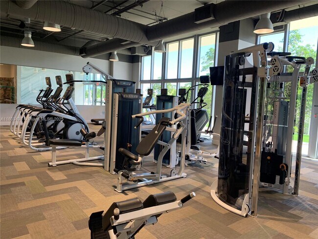 Building Photo - 16385 Biscayne Blvd