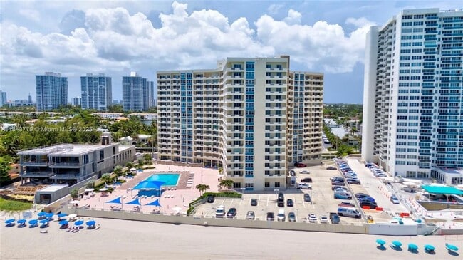 Building Photo - 3180 S Ocean Dr