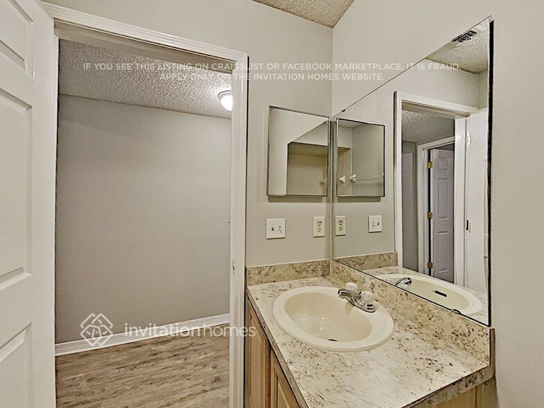 Building Photo - 8096 Kilwinning Ln