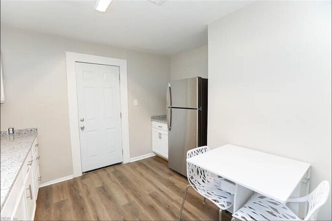 Building Photo - 1265 Pall Mall St