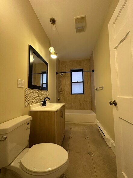 Building Photo - 184 Saint Paul St