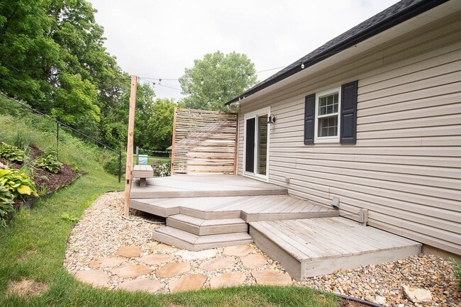 Building Photo - 2107 Ponderosa Dr SW