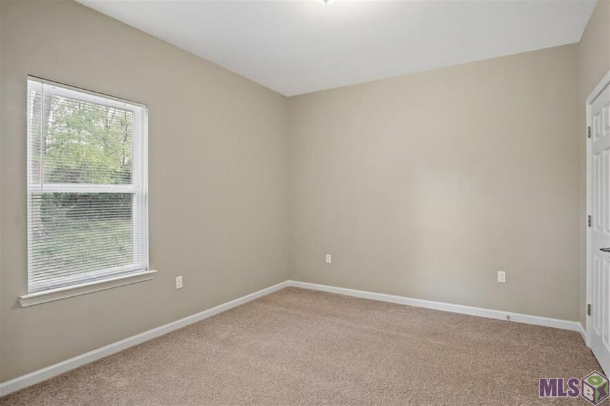 Building Photo - 12099 Pendarvis Ln