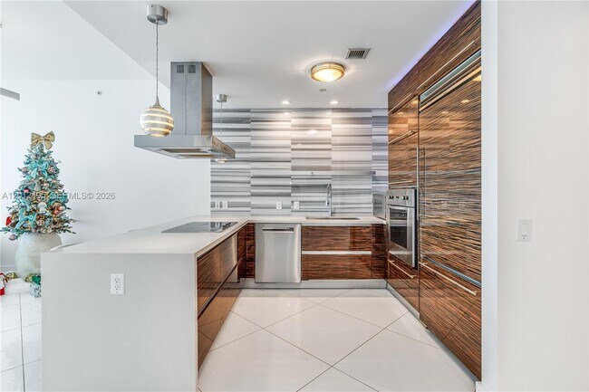 Building Photo - 1100 Biscayne Blvd