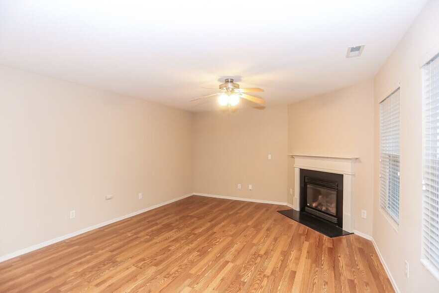 Building Photo - 9403 Swallowtail Ln