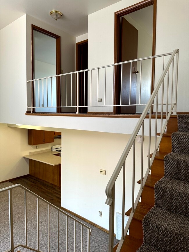 Building Photo - 2 Florentine Ct