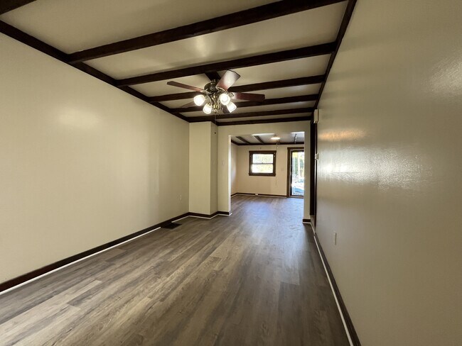 Building Photo - 934 S 21st St