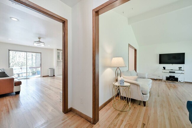 Building Photo - 501 Smithstone Rd SE