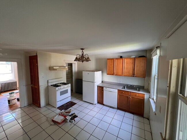 Building Photo - 21 Sawin St