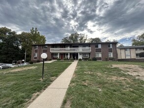 Building Photo - 39 Devon Ct