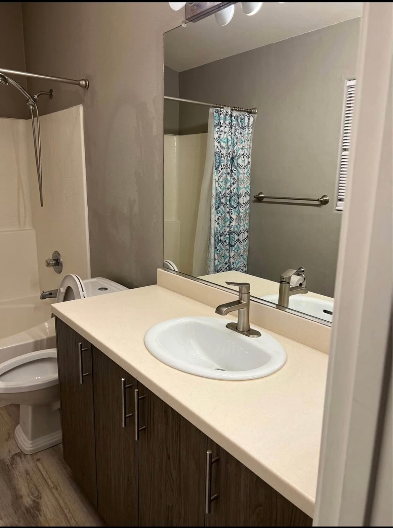 Building Photo - 871 Summer Dr