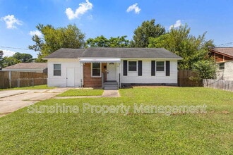 Building Photo - 901 Duce St