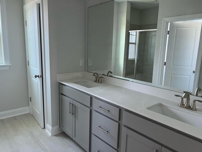 Building Photo - 409 Cresting Wave Dr