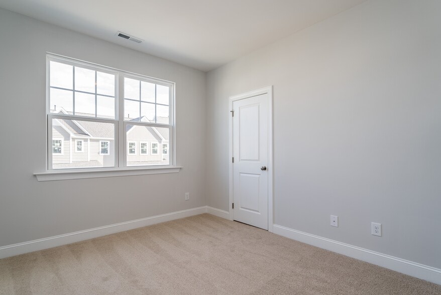 Building Photo - 304 Shale Creek Dr