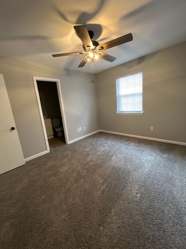 Building Photo - Duplex In Lake Jackson