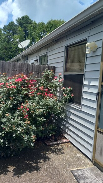 Building Photo - 2304 Grayson Valley Dr