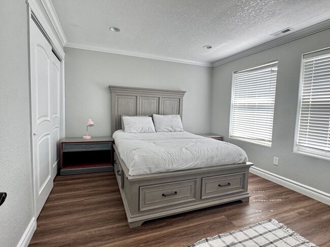 Building Photo - 130 Ridge Dr