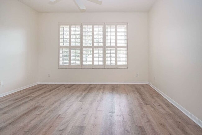 Building Photo - 8419 Whispering Woods Ct