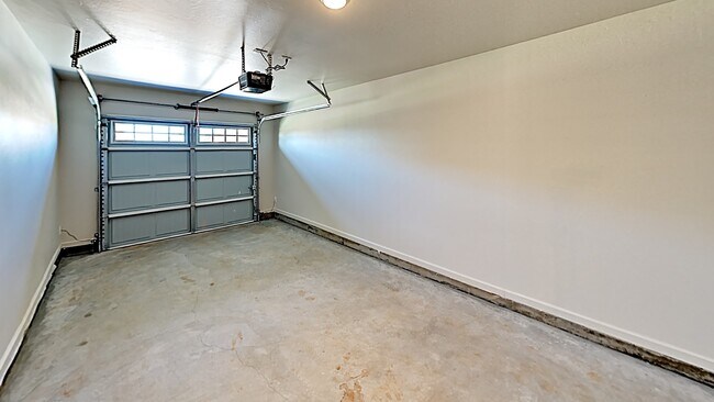 Building Photo - 2 Bedroom, 2 Bathroom, 1 Car Garage Duplex...