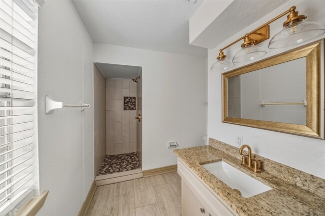 Building Photo - 205 Granberry St