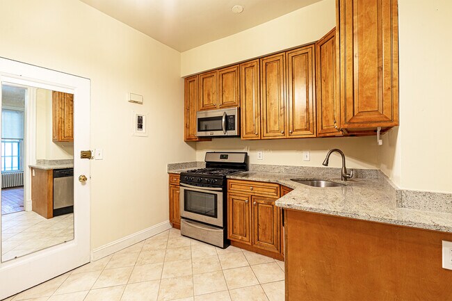 Kitchen - 1823 Riggs Pl NW