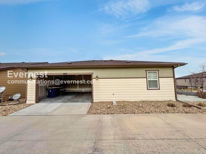 Building Photo - 10811 N Montane Dr