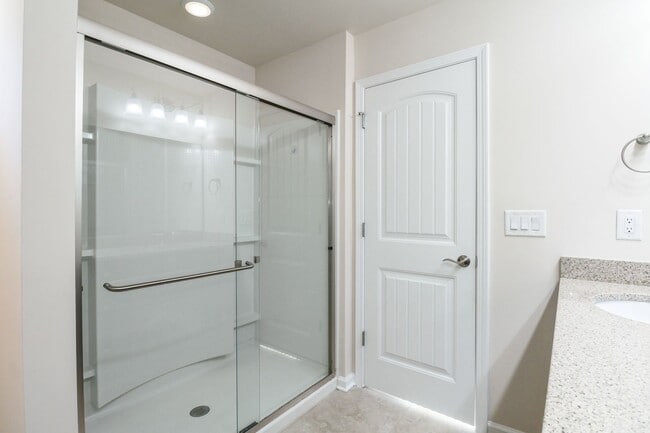 Building Photo - Stunning 4BD, 3BA Cary Home in Prime Locat...