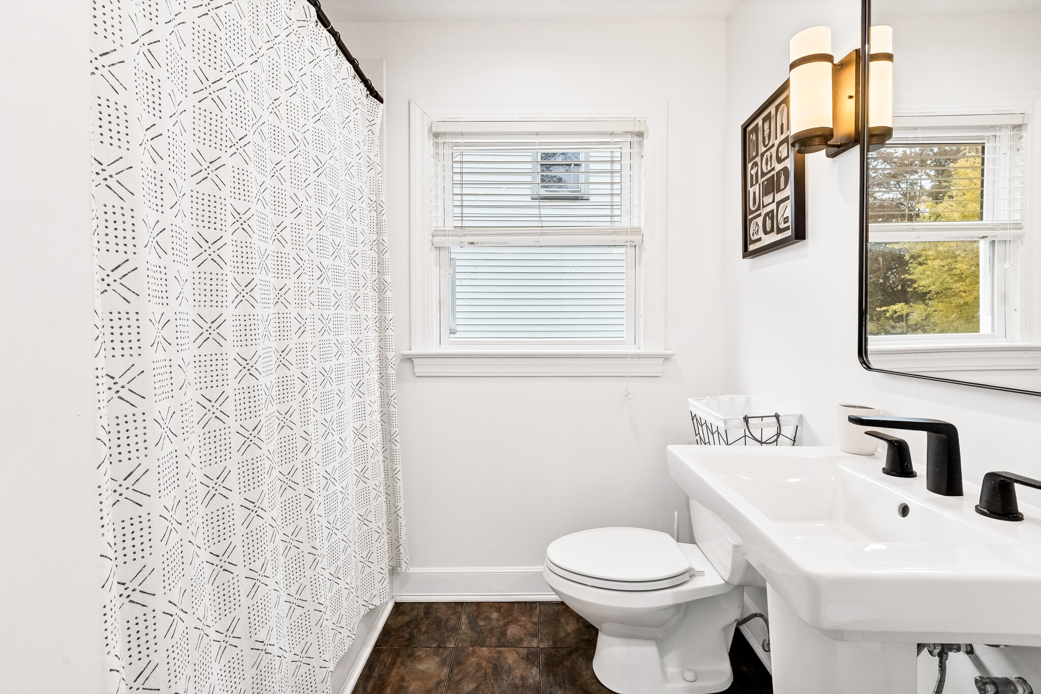 Building Photo - 1140 Trumbull Ave SE