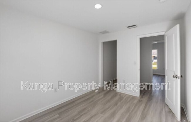 Building Photo - 1115 F Ave