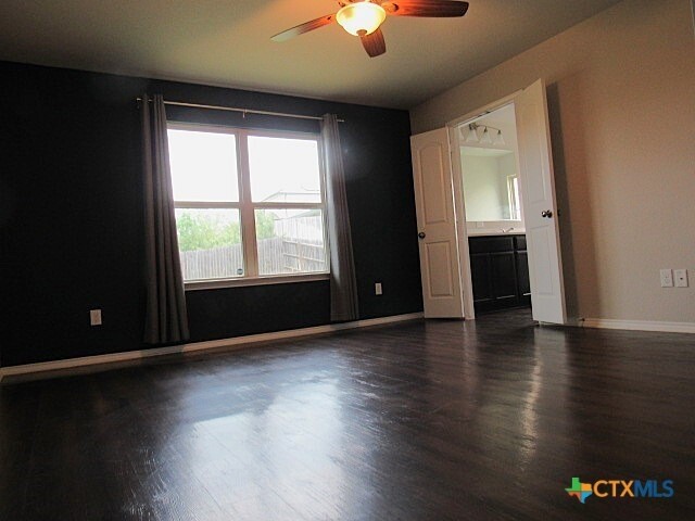 Building Photo - 613 Hobby Rd