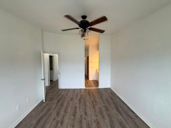Building Photo - 833 Caribbean Dr