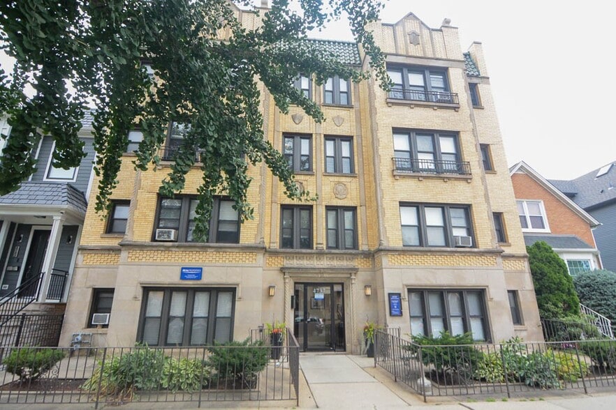 Primary Photo - 4742 N Hermitage Ave
