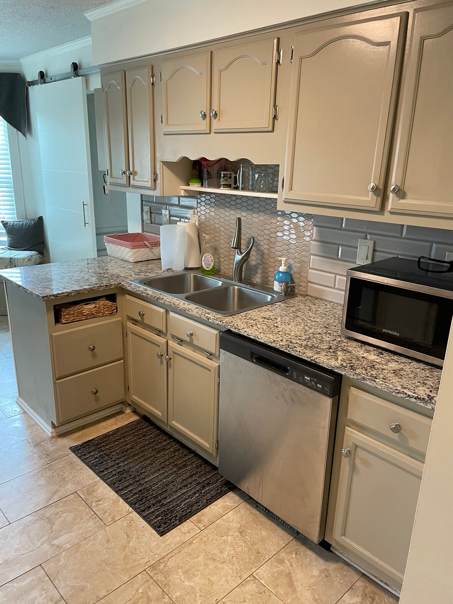 Building Photo - 973 Greencliff Dr