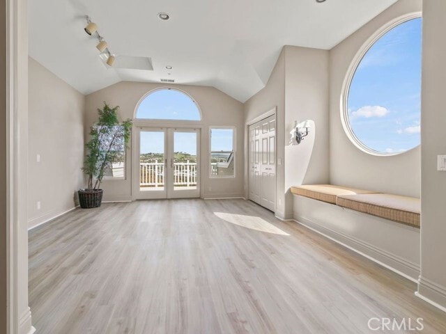 Building Photo - 12 San Remo