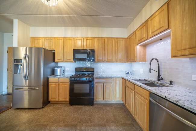 Building Photo - 77 N Wolf Rd