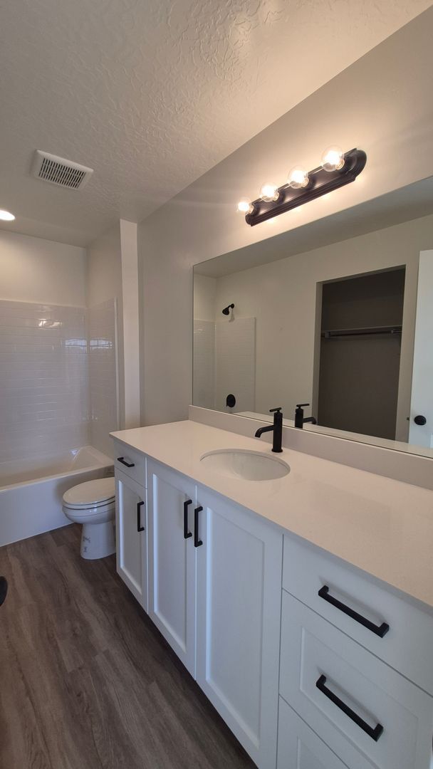 Building Photo - 5673 S Weehawken Ln