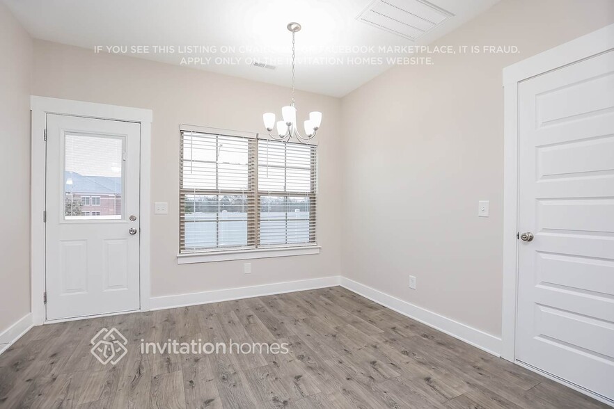 Building Photo - 517 Charity Ln