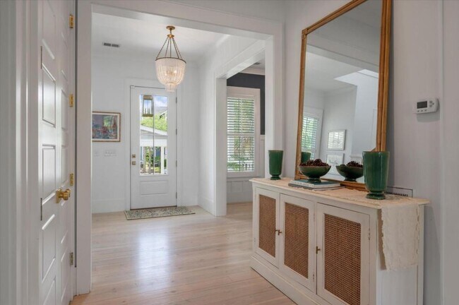 Building Photo - 1595 Paradise Lake Dr