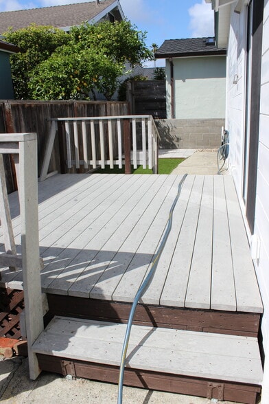 Building Photo - 341 5th Ave