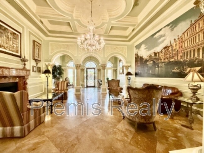 Building Photo - 2713 Via Murano
