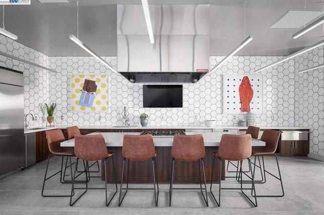 Building Photo - 6050 Dublin Blvd