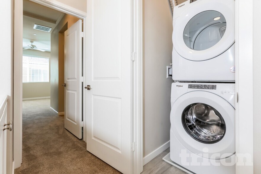 Building Photo - 24665 Tesoro Ct