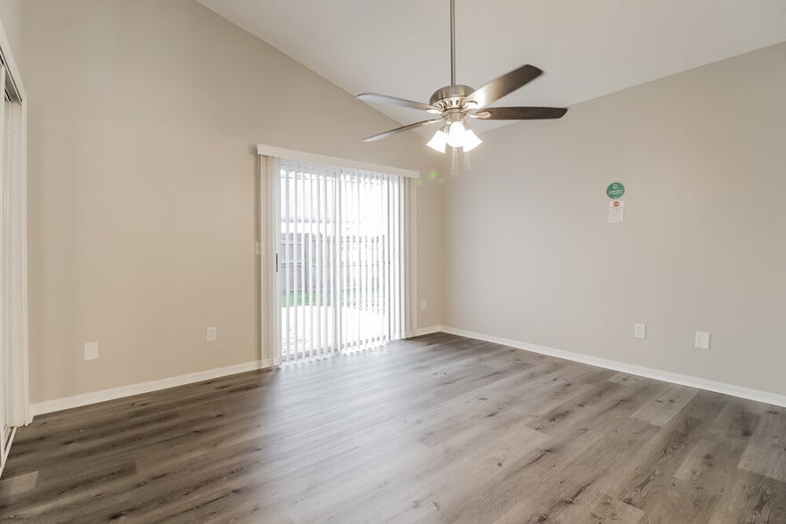 Building Photo - 646 Upperriver Ct