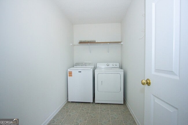 Building Photo - 2804 James Henry Dr