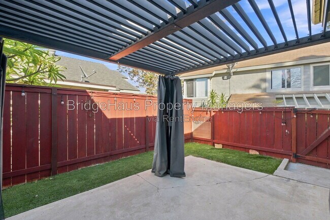 Building Photo - 7328 Tooma St