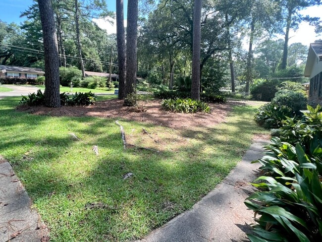 Building Photo - 2112 Great Oak Dr