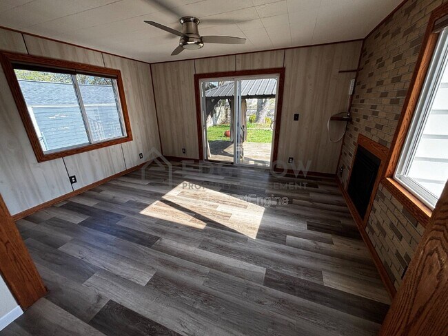 Building Photo - 901 Cricklewood St SW